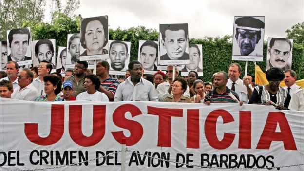 Cuba no dejó de pedir la extradición de Posada Carriles para enfrentar la justicia por el atentado que dejó 73 muertos.