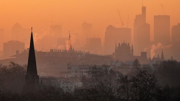 High Air Pollution Warning Issued For London - BBC News