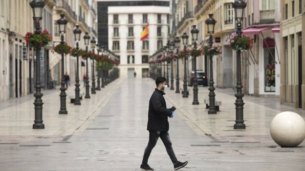 İspanya'da sıkı sokağa çıkmayı kısıtlayan bir uygulama var