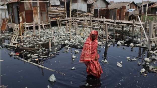 খুব অস্বাস্থ্যকর বস্তির জীবন।