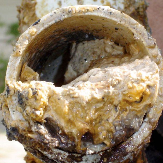 Fatberg in narrow sewer pipe