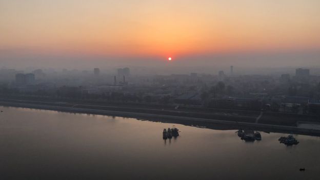 Pyongyang'da güneşin doğuşu