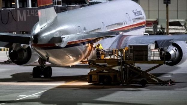 ஜெர்மன் உள்துறை அமைச்சர் ஹோர்ஸ்ட் சீஹூஃபர் ஆஃப்கன் அகதிகள் குறித்து கேலி செய்திருக்கிறார்.