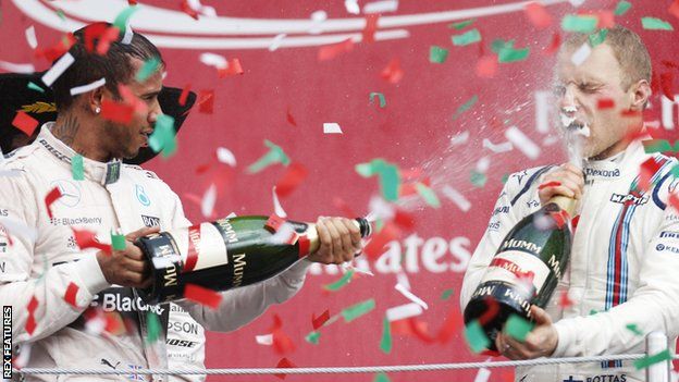 Lewis Hamilton (left) and Valtteri Bottas