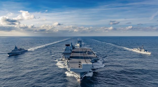 HMS Queen Elizabeth: Images win Royal Navy photographic award - BBC News