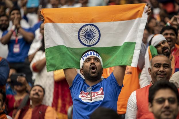विशाल गैर आवासीय भारतीय समुदायमाझ मोदी लोकप्रिय छन्