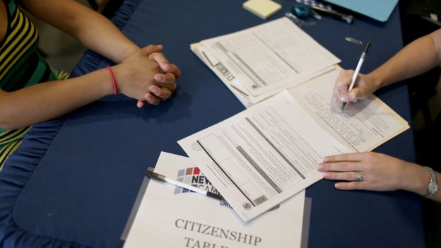 Según los expertos, muchos residentes permanentes están pidiendo la ciudadanía estadounidense para tener un estatus más estable. Foto: Getty Images