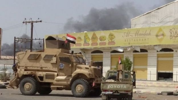 القوات اليمنية الحكومية تزحف نحو الحديدة