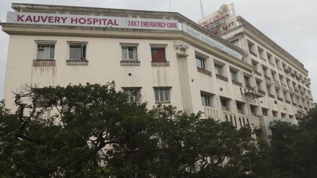 கருணாநிதி உடல் நிலை: நள்ளிரவு திடீர் சிக்கல், மருத்துவமனையில் சேர்ப்பு