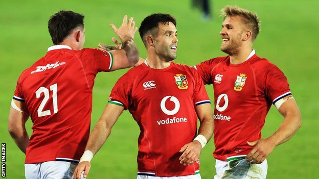 Tom Curry, Chris Harris and Conor Murray celebrate