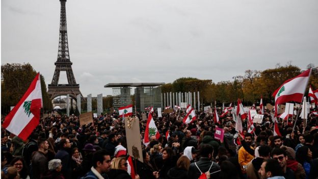 متظاهرون لبنانيون في باريس الخريف الماضي