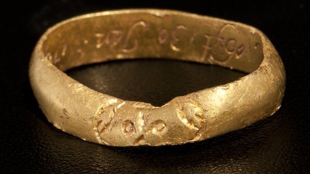 A post-medieval gold ring