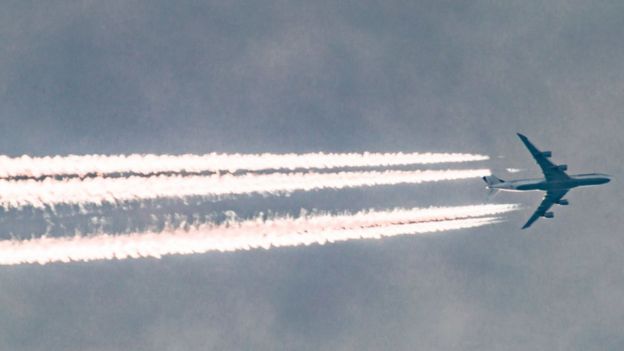 "비행기 여행의 부끄러움"이라는 뜻의 플뤼그스캄(flygskam)이라는 단어까지 나왔다.