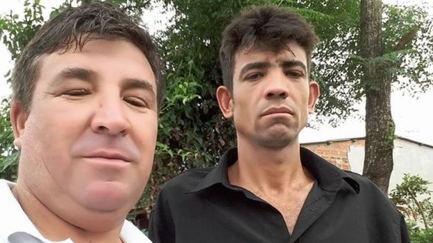 João Fragoso Fernandes (à esq.) com o irmão Edgar, morto num silo em São Luiz Gonzaga (RS), em 2017. Fotografia: Arquivo Pessoal