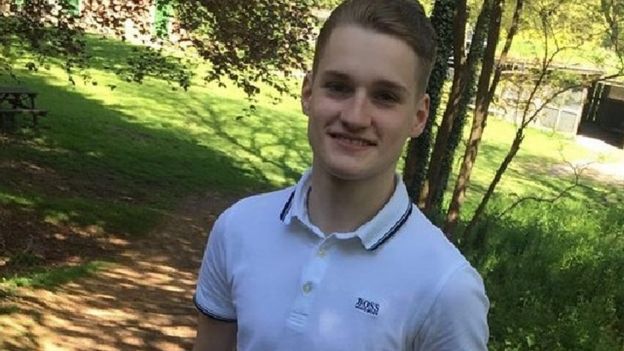 Tributes after Essex teenager Aidan Stevens' Croatia death - BBC News