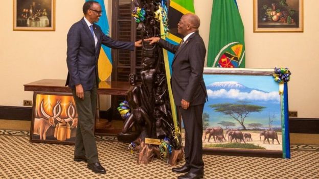 Rais wa Rwanda Paul Kagame na rais wa Tanzania Dokta john Pombe Magufuli