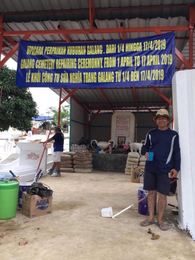 Phan Minh Vũ trong lần về thăm trại tị nạn Galang năm 2019