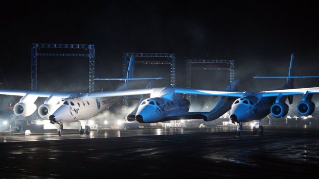 Суборбитальный космический корабль SpaceShipTwo и пусковой самолет White Knight
