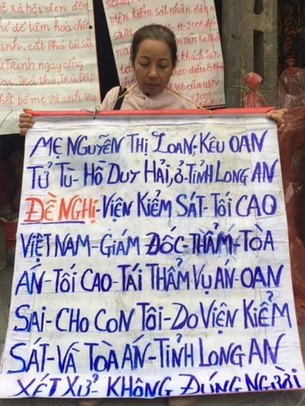 Bà Nguyễn Thị Loan, mẹ Hồ Duy Hải, trong quá trình đi tìm công lý cho con trai
