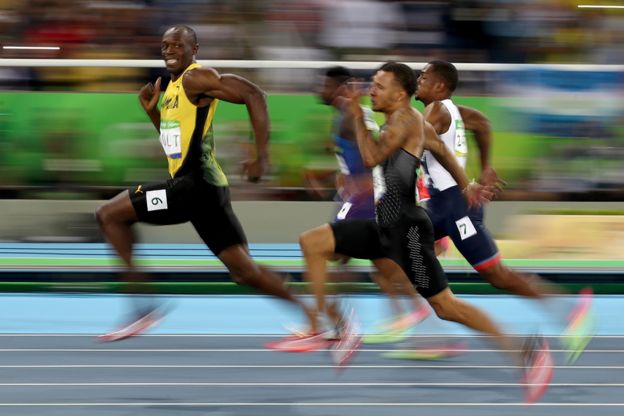 Usain Bolt en la semifinal de los 100 metros planos en Río 2016