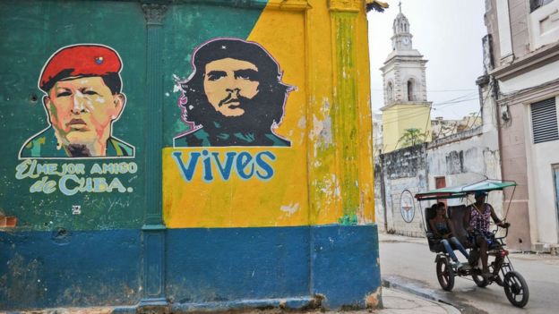 Венесуэлец Уго Чавес и аргентинец Че Гевара - герои на Кубе