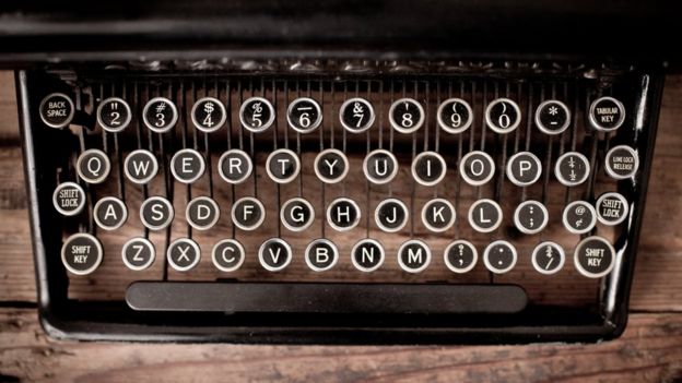 How did the qwerty keyboard become so popular? - BBC News