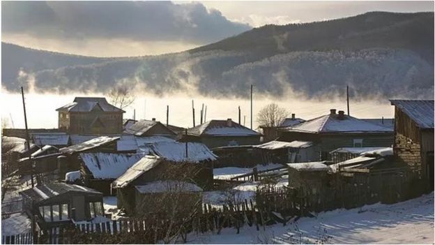 利斯特维扬卡（Listvyanka）是贝加尔湖畔的一个小镇，被称作贝加尔湖的大门，深受中国游客和房地产投资者的欢迎。