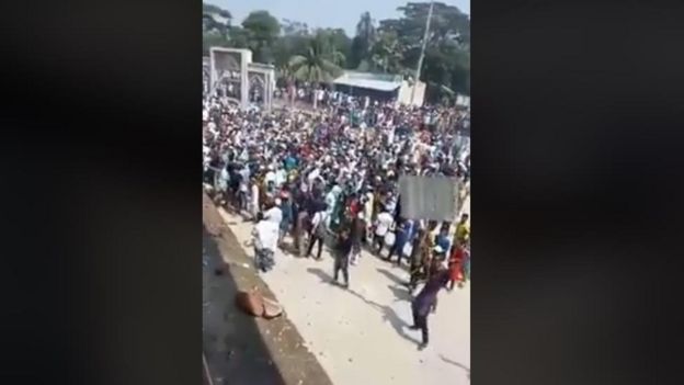 ফেসবুকে প্রচারিত ভিডিওতে ঈদগাহ ময়দানে সমবেত জনতা
