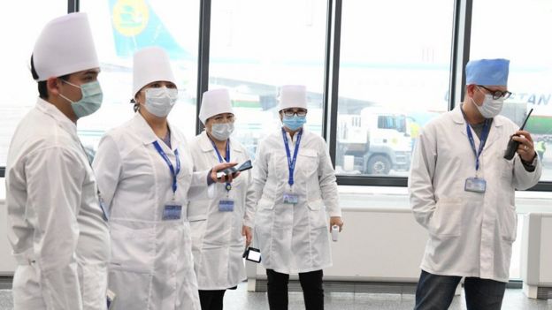 Тошкент ҳаво қўналғасидаги шифокорлар