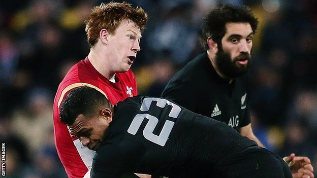 Seta Tamanivalu of New Zealand tackles Rhys Patchell on Wales' June 2016 tour