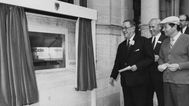 Reg Varney ATM tanıtımı