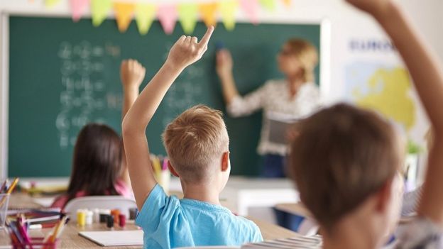 பள்ளி மாணவர்