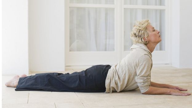 8 ejercicios en casa para aliviar el dolor del nervio ciático