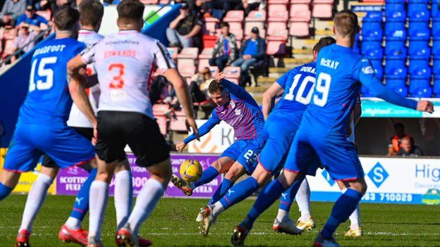 Reece McAlear scores for Inverness CT