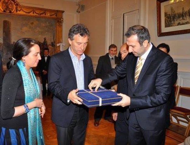 El presidente argentino Mauricio Macri con representantes del movimiento Hizmet en Argentina.