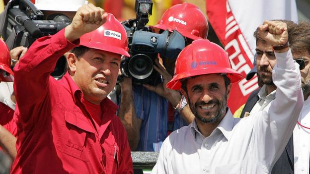 Hugo Chávez junto al expresidente de Irán, Mahmud Ahmadinejad.