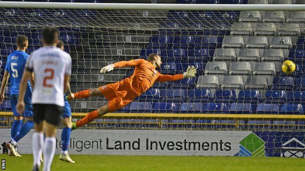 A Dom Thomas strike completed Dunfermline's comeback