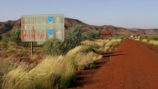 'பிசாசு நகரம்': எச்சரிக்கும் அரசு, செல்ல துடிக்கும் மக்கள்