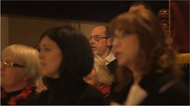 Mae Nigel Thomas wedi dysgu'r Gymraeg yn rhugl ers symud o Surrey i Benmachno yn 2011
