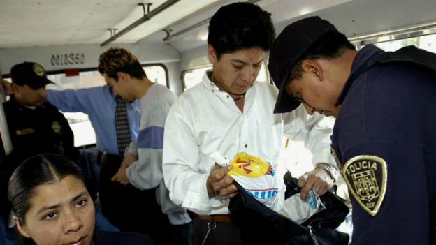 En zonas como Ciudad de México aumentaron los asaltos, sobre todo en transporte público.