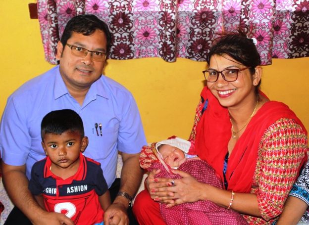 अनाथ बच्चाहरूलाई आमाको न्यानो काख