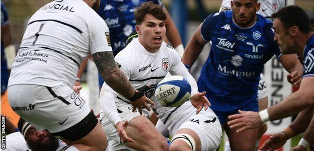 Antoine Dupont in action for Toulouse against Castres