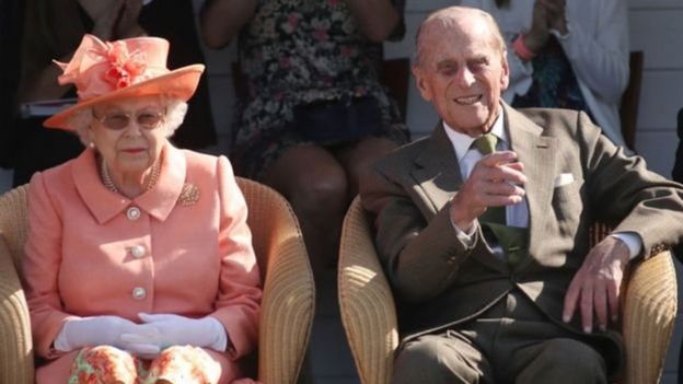 Kraliçe II. Elizabeth ve Prens Philip Noel'den bu yana Norfolk'taki malikanelerinde kalıyor