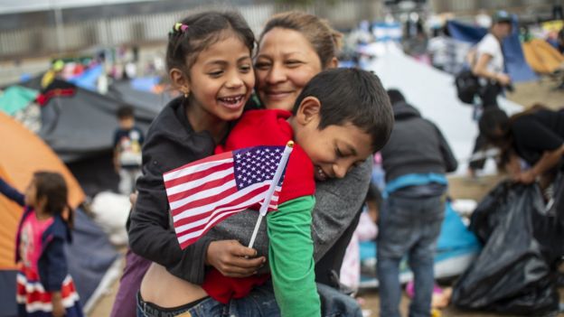 Migrant Caravan: Mexico Deports Group That Stormed US Border - BBC News