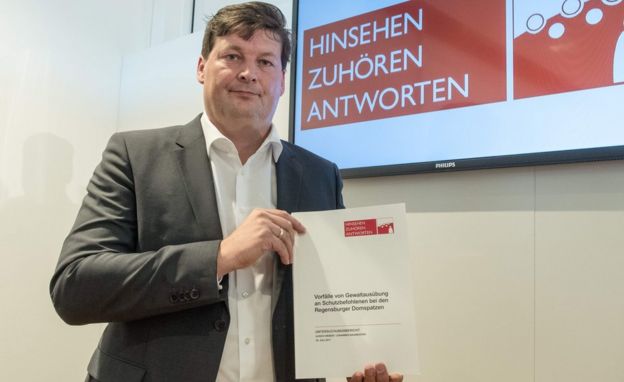 Ulrich Weber presenta su informe