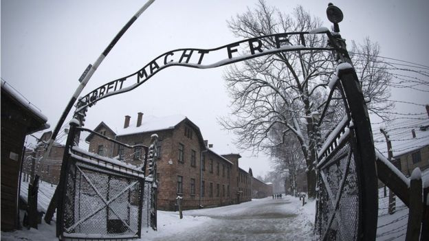 Auschwitz museum app corrects 'memory errors' - BBC News