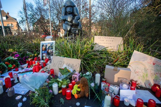 Shrine at Krefeld Zoo, 1 Jan 20