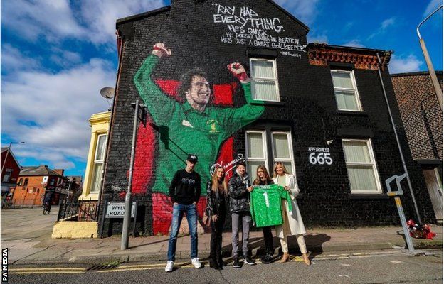 Mural of Ray Clemence