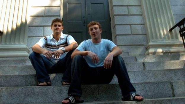 Mark Zuckerberg y Dustin Moscovitz en 2004