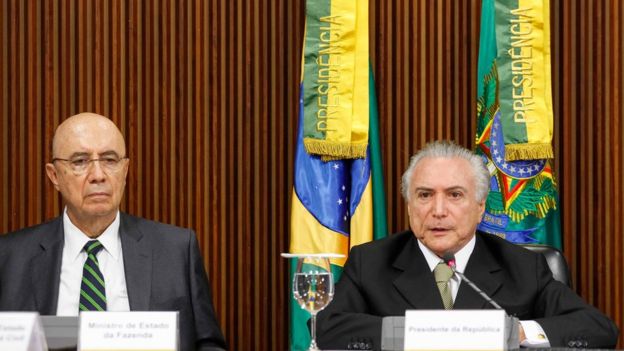 Henrique Meirelles e Temer no anúncio das medidas econômicas